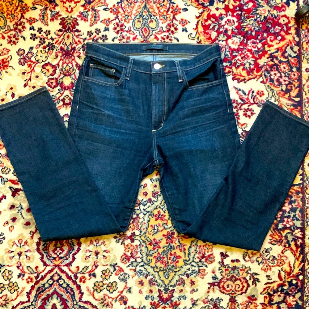 Joe’s straight leg, dark wash